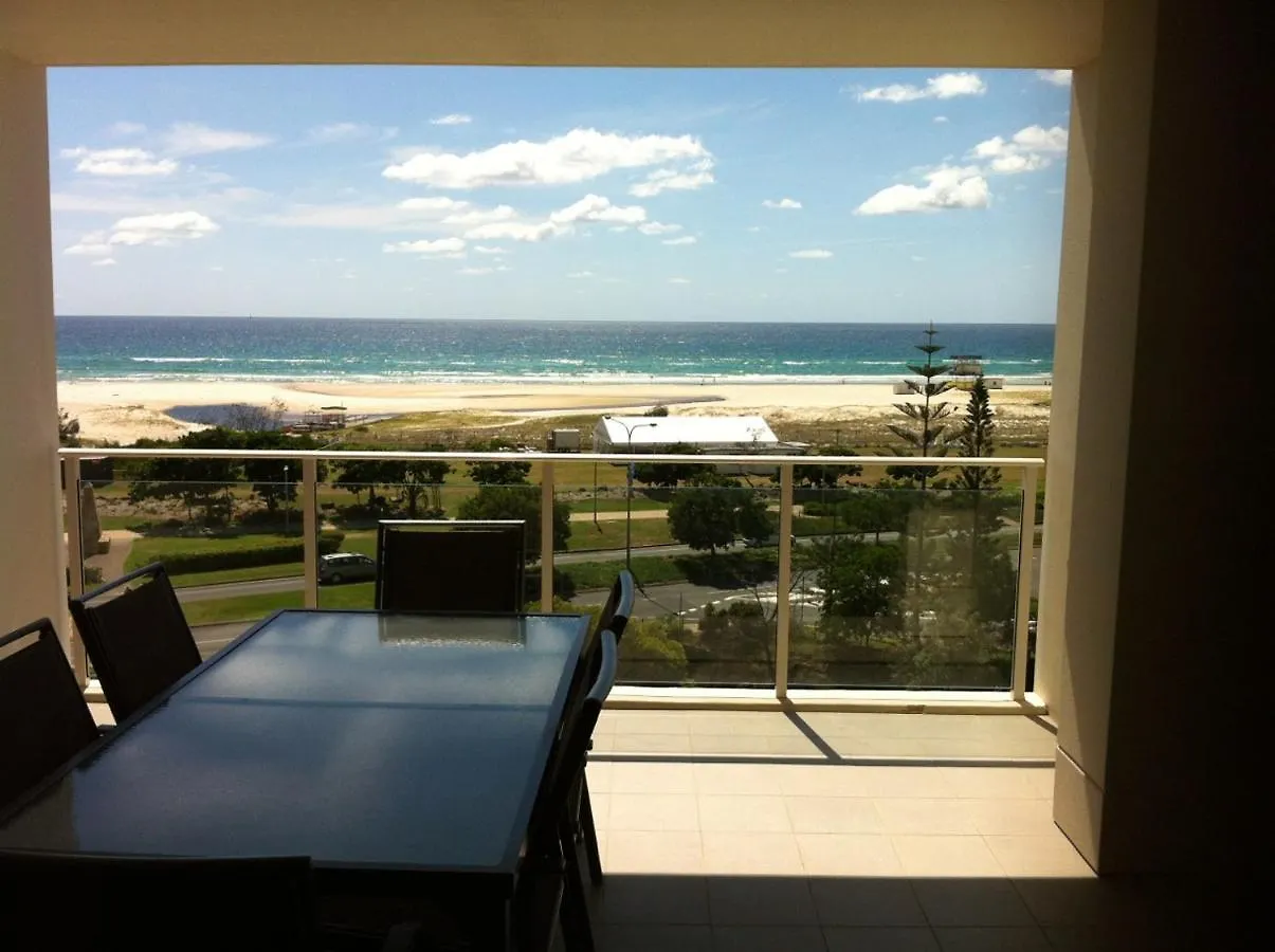 Kirra Surf Apartments Gold Coast 4*,  Australia