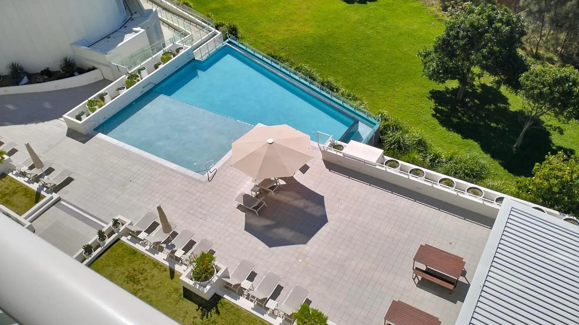 Kirra Surf Apartments Guldkusten 4*,