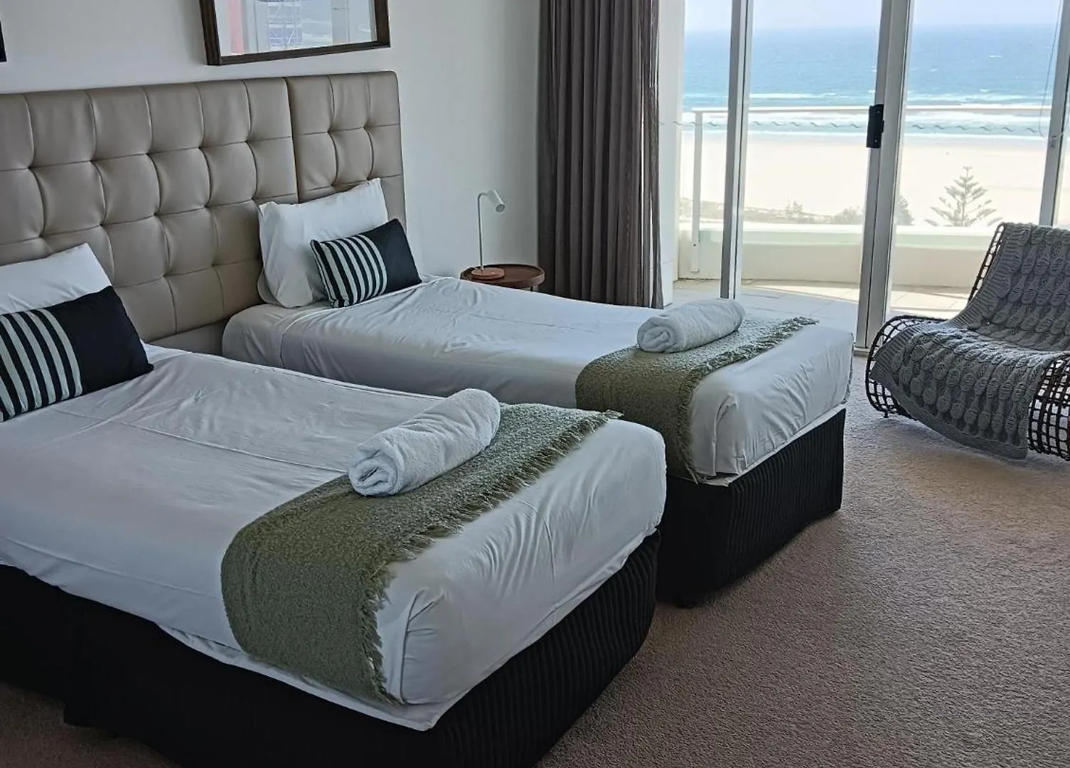 Kirra Surf Apartments Gold Coast 4*,
